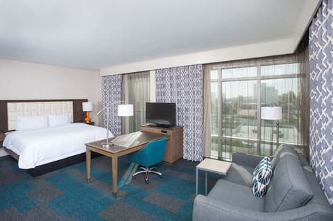 Hampton Inn & Suites LAX El Segundo