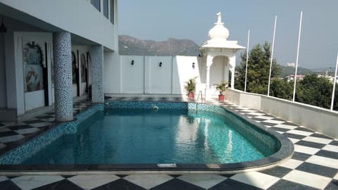 Regenta Central Mewargarh Udaipur, Pool
