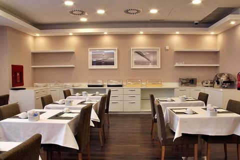 THE Hotel MASA Almirante LISBON Stylish, Breakfast area