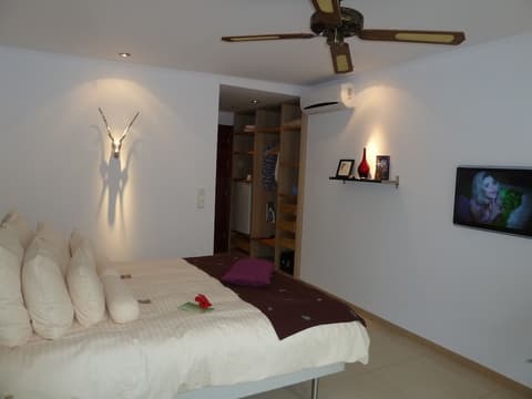 Birdcage Gay Resort - Adult Only