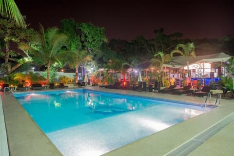 Olympic Palace, Outdoor pool