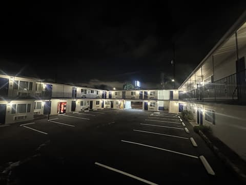 Del Aire Inn LAX, Reception