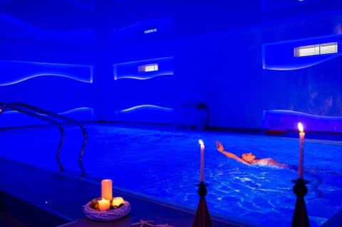 Mediterranean Beach Resort, Indoor pool