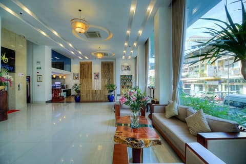 Orussey One Hotel & Apartment, Lobby