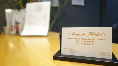 Acacia Hotel, Reception