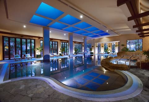 Grand Hyatt Residence, Indoor pool
