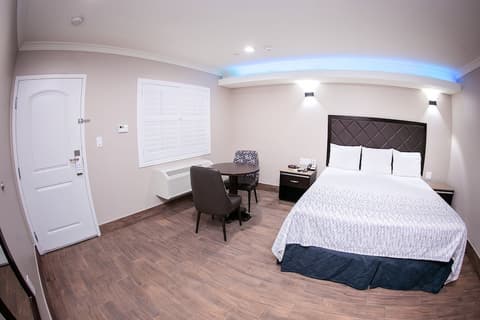 Diamond Bell Inn & Suites, Room