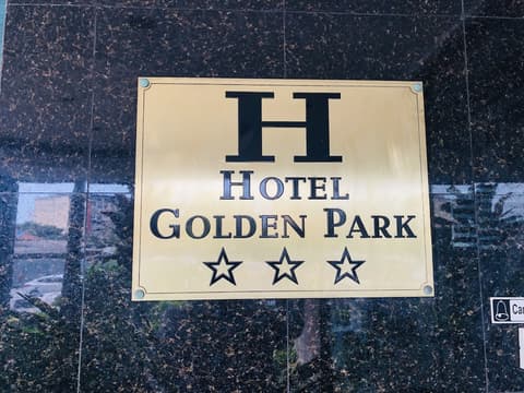 Golden Park Hotel, Front of property