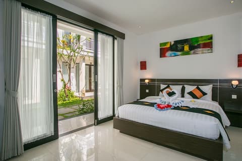 The Diana Suite Tuban, Room