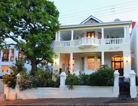 Villa Bianca, Front of property