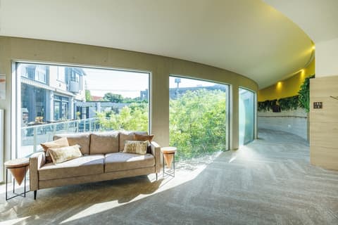 WeBase Kamakura, Lobby