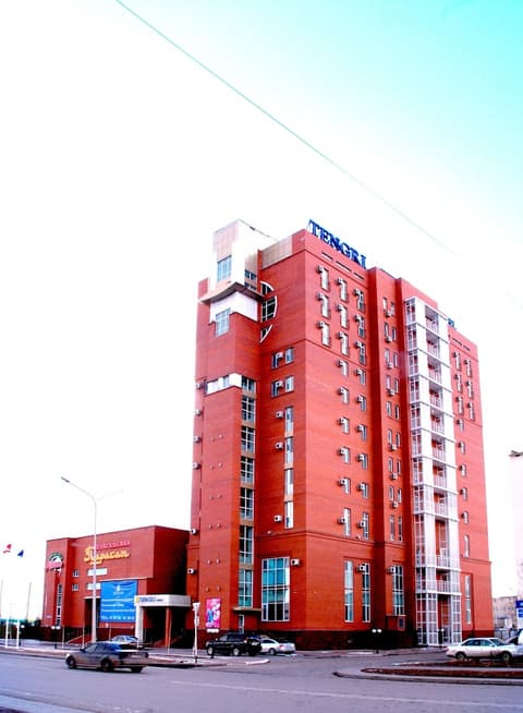 Hotel Tengri, Front of property