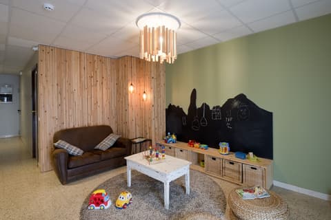 Hotel  Restaurant Guilleumes, Interior entrance