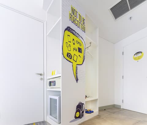 YELLO Hotel Harmoni Jakarta