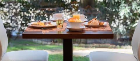 Hotel Star Inn Lisbon Aeroporto, Breakfast meal