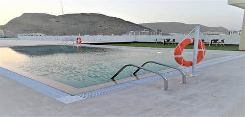 Golden Tulip Headington Ruwi, Terrace/patio