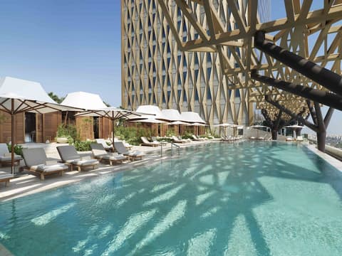 Four Seasons Hotel Kuwait at Burj Alshaya, Outdoor pool