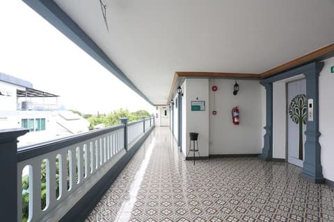 The Lilly Hotel