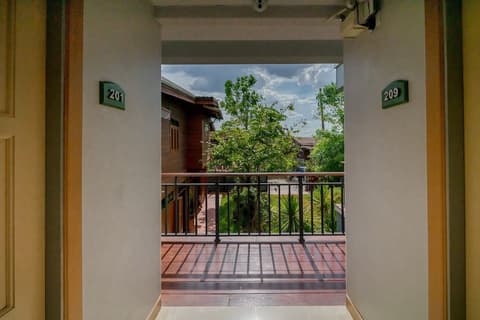 Sukhothai Garden, Interior entrance