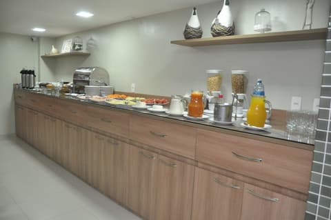 Mont Blanc Suites Duque de Caxias, Buffet