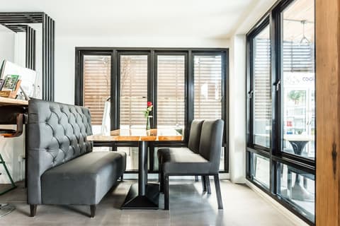 The Wing Lanna Hotel, Interior entrance