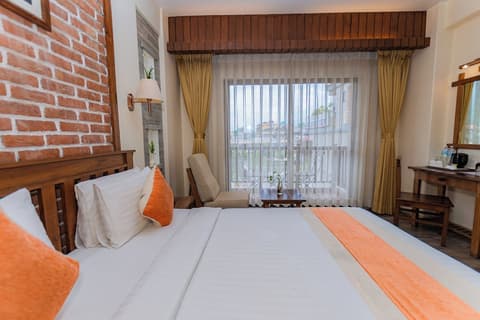 Pokhara Batika, Room