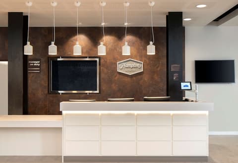 Hampton by Hilton London Docklands, Reception