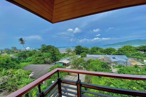 Aqua Resort Phuket - Near Beach and Chalong Pier, Terrace/patio