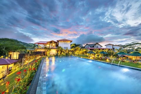 Fox Kandy by Fox Resorts- Luxury in the Mist