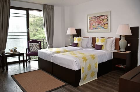 Fox Kandy by Fox Resorts- Luxury in the Mist, Room
