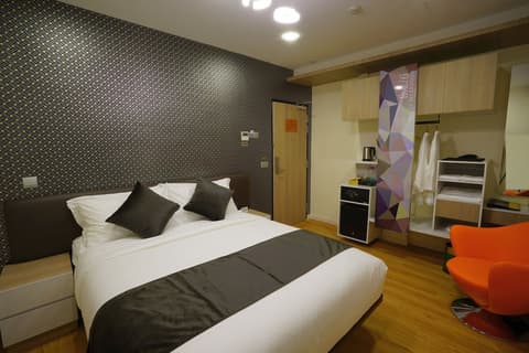 five6 Hotel Splendour, Room