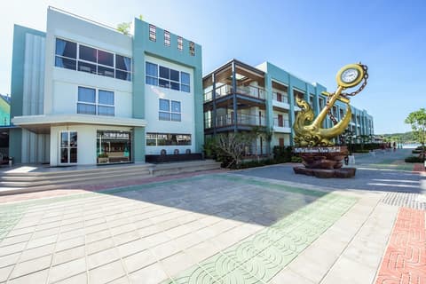 Phi Phi Harbour View Hotel, Front of property