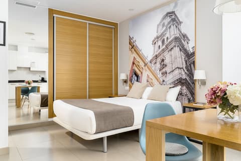 Suites del Pintor Historial Center, by Hoteles con Cultura