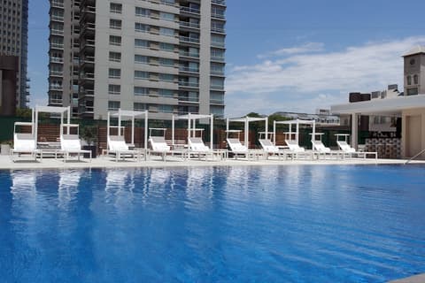 Alvear Icon Hotel, Outdoor pool