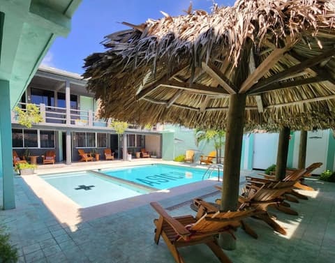 Mas Basico Hotel, Pool