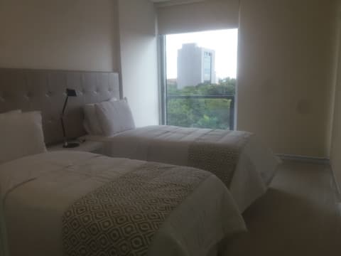 Start Villa Morra Rent Apartments, Room