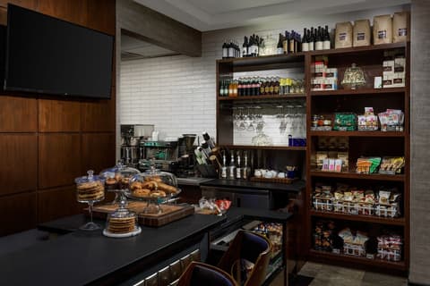 Distrikt Hotel New York City, Tapestry Collection by Hilton, Snack bar