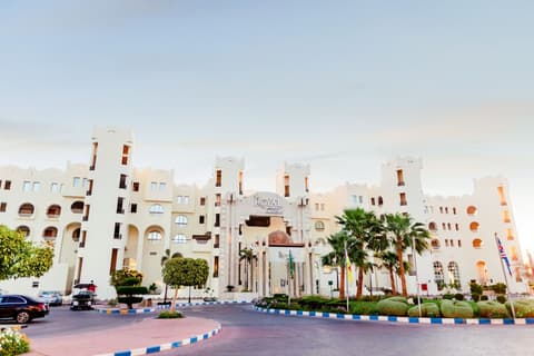 Royal Lagoons Resort & Aqua Park Families and Couples Only