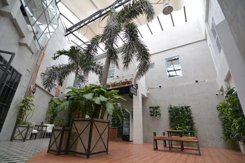 Viven Hotel