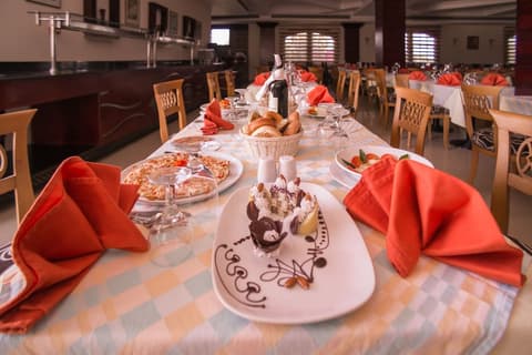 Tivoli Hotel Aqua Park, Dining