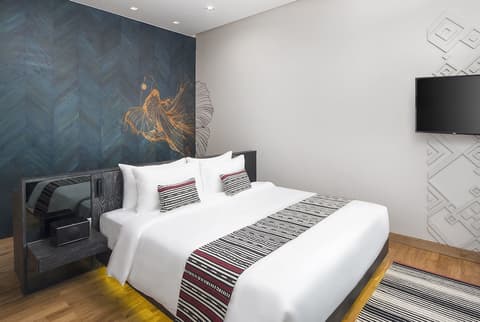 Cross Chiang Mai Riverside