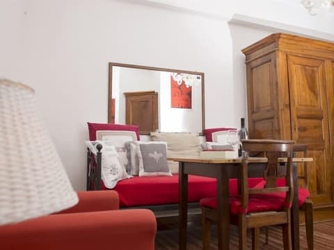 Le Fate Apartments, Room