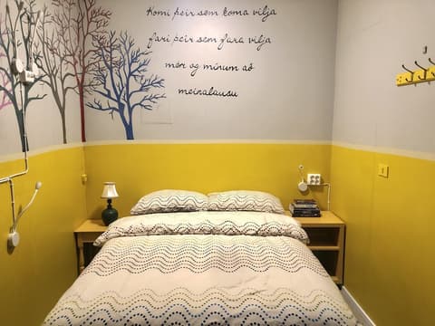 The Freezer Hostel & Culture Center, Room