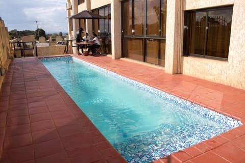 Simama Hotel, Indoor pool