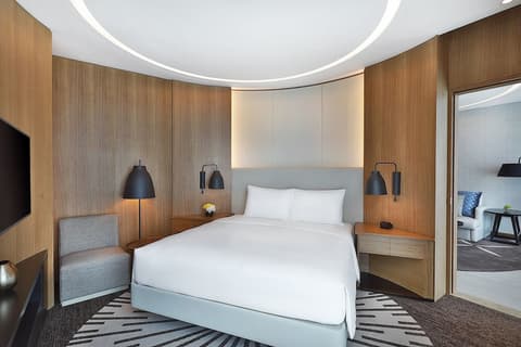 DoubleTree by Hilton Dubai - Business Bay, Room