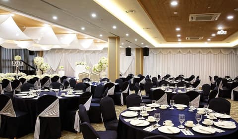 Hotel Shalom, Banquet hall