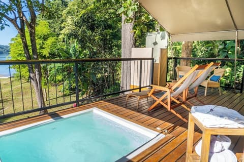 Isla Chiquita Glamping Hotel