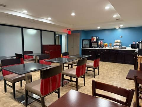 Days Inn by Wyndham Brooklyn Marine Park