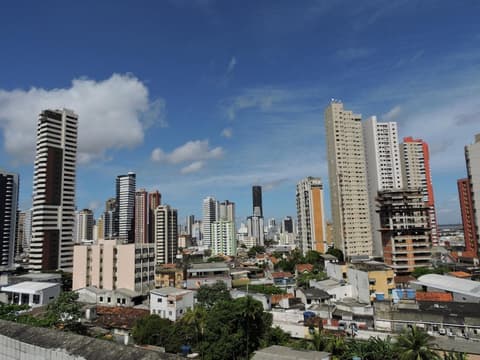 Bristol Umarizal Belem, Exterior