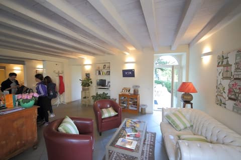 Hotel Villa Moron, Lobby sitting area